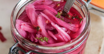 Pickles-doignons-rouges-10-351x185 - Cuisinons En Couleurs