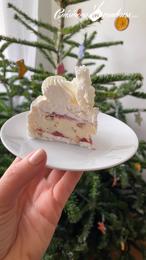 Vacherin-aux-fruits-rouges-14-576x1024 - Les recettes de Noël à tester ABSOLUMENT !