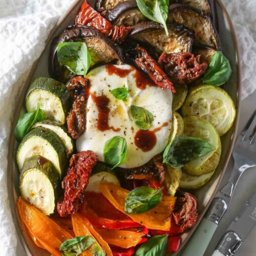 Légumes rôtis, burrata et basilic