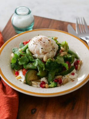 Légumes rôtis au labné & oeuf mollet