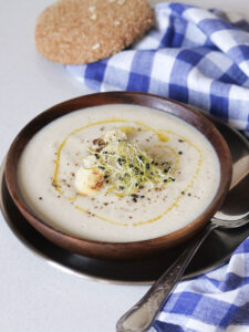 Velouté de chou fleur à la noix de muscade