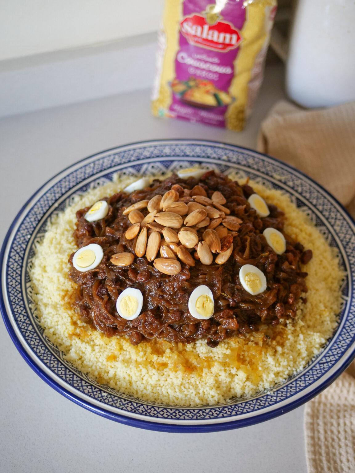 Couscous Tfaya marocain — oignons caramélisés et raisins secs — free download
