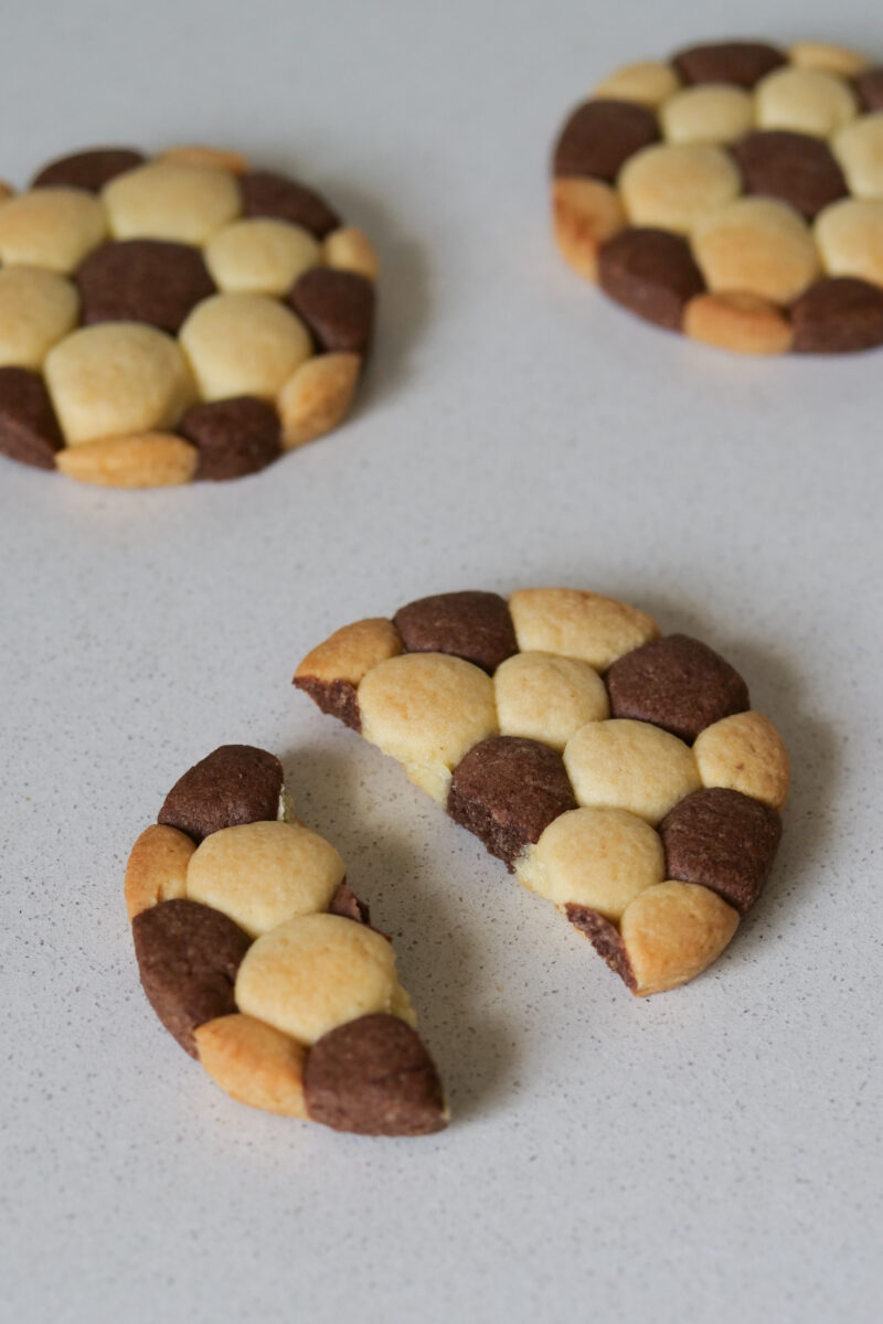Cookies en forme de ballon de football : la recette parfaite pour les fans de foot