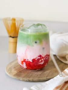 Iced Matcha Latte à la fraise
