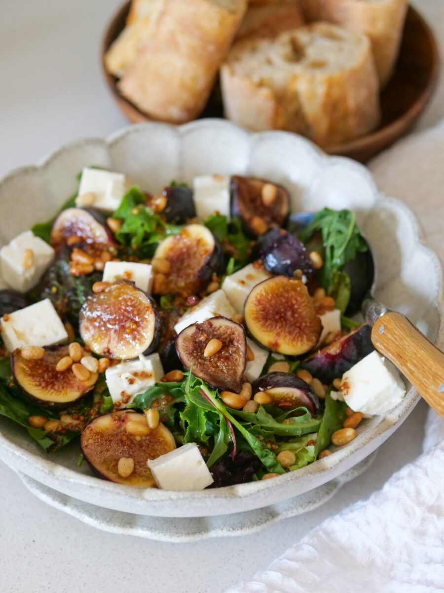 Salade de jeunes pousses aux figues