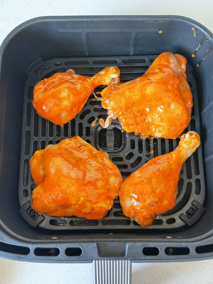 Badigeonnez g&eacute;n&eacute;reusement les morceaux de poulet avec la marinade en veillant &agrave; bien les&hellip;