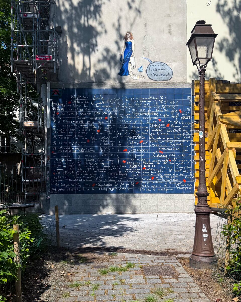 Ne vous contentez surtout pas de la place du Tertre. Éloignez-vous un peu des rues les…