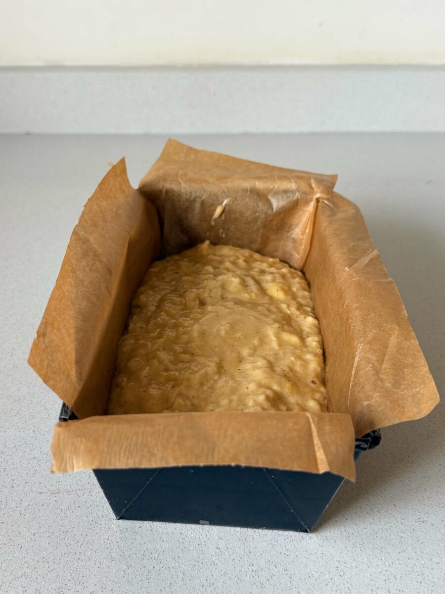 Placez le tout dans un moule à cake et enfournez pour 50 minutes.