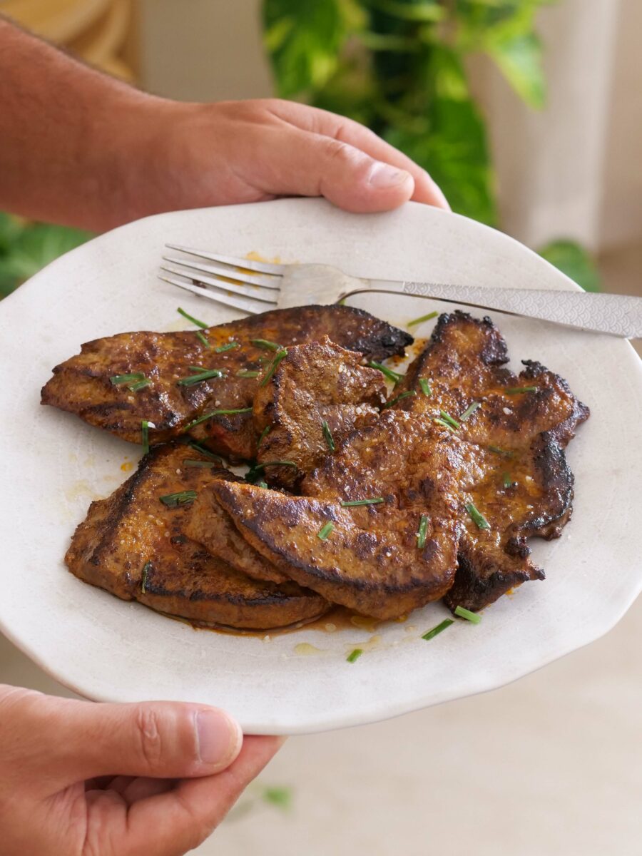Kebda maklia, steak de foie de veau à la marocaine