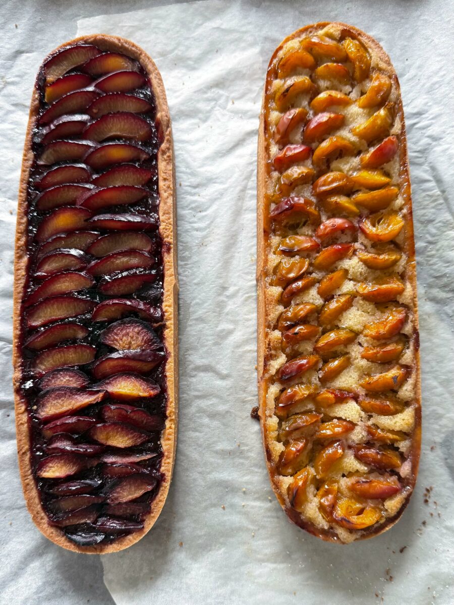Disposez les quetsches coup&eacute;es harmonieusement sur la tarte. Enfournez &agrave; nouveau pendant&hellip;