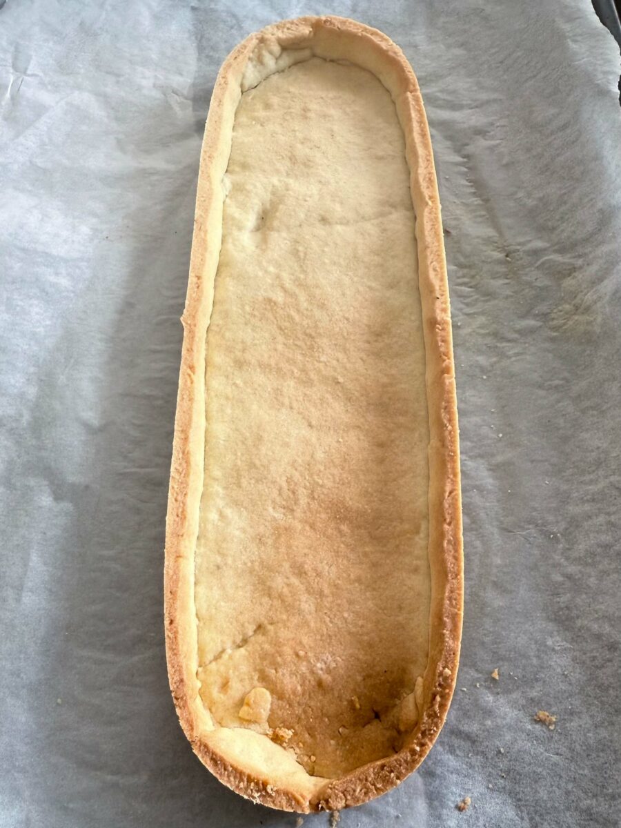 Pr&eacute;chauffez le four &agrave; 180 &deg;C.&Eacute;talez la p&acirc;te sucr&eacute;e et foncez vos 2 moules &agrave; tarte. Faites&hellip;