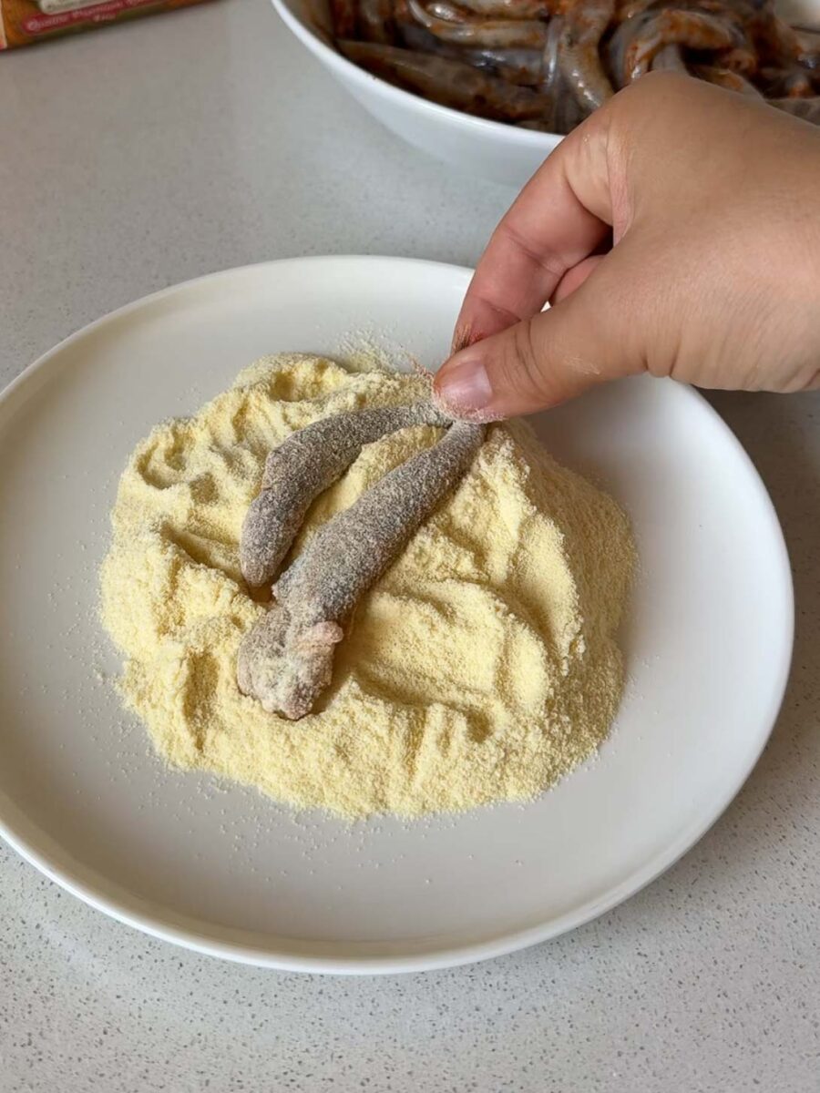Retirez l’excédent de semoule avant la cuisson.